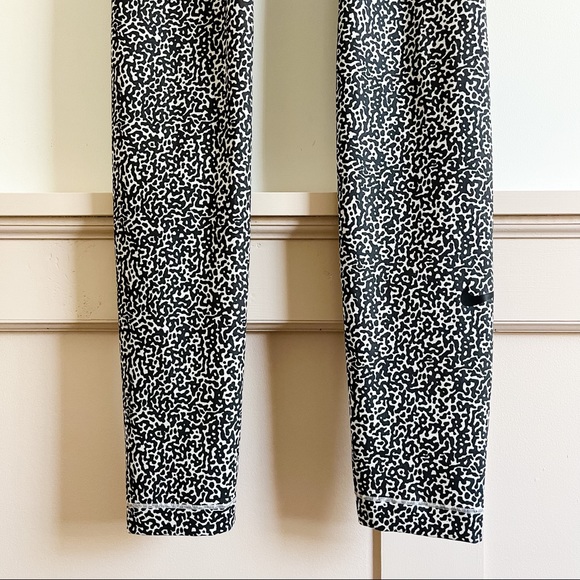 Nike Pro Mezzo Print Women’s Running Tights Black White Leggings Pattern Small - Picture 4 of 9